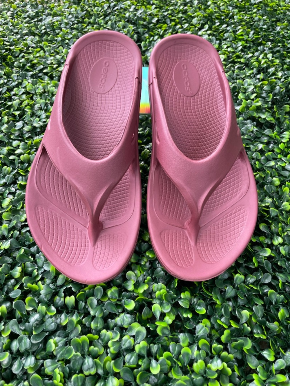 OOFOS Rose Mauve Recovery Flip-Flops size women 10 men 8